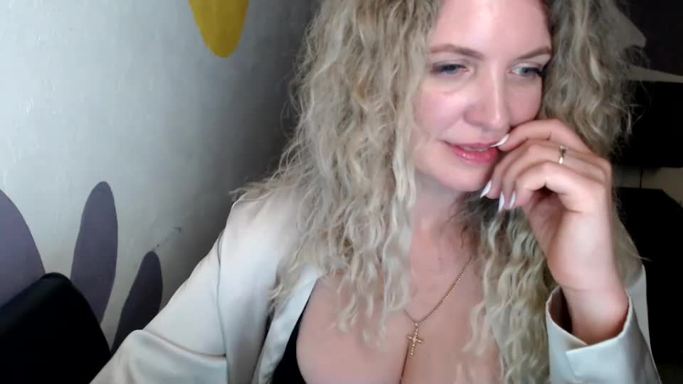 luxdonna Webcam Chat August 7, 2026