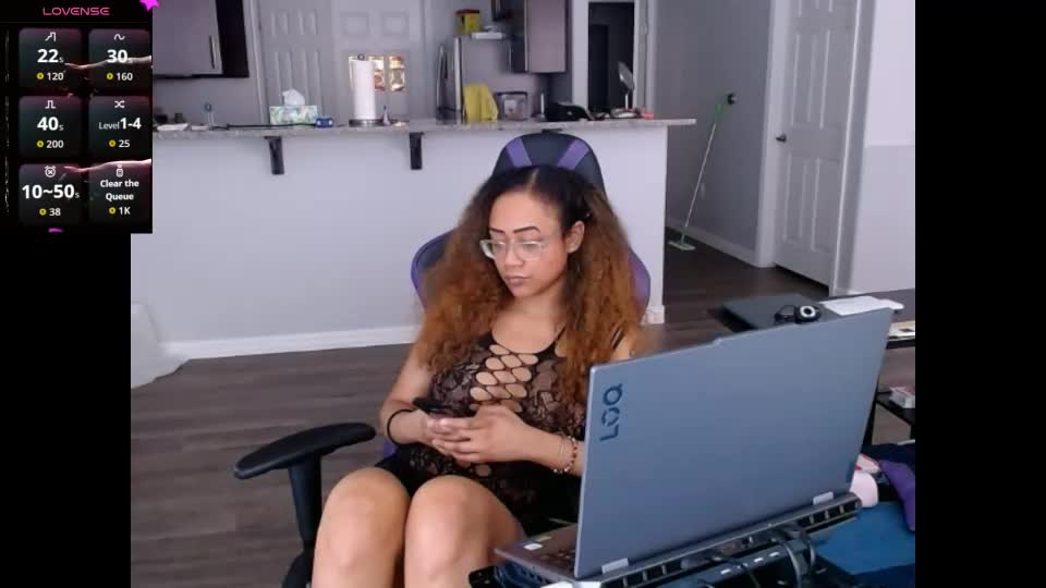 cumplzqueen Webcam Chat August 7, 2026