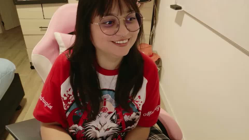 iam_zoechan Webcam Chat August 7, 2026