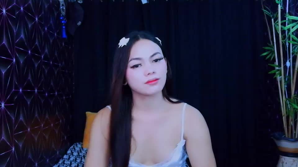 urhot_maxine Webcam Chat August 7, 2026