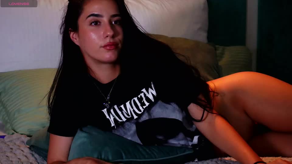 ameliajuney Webcam Chat August 7, 2026
