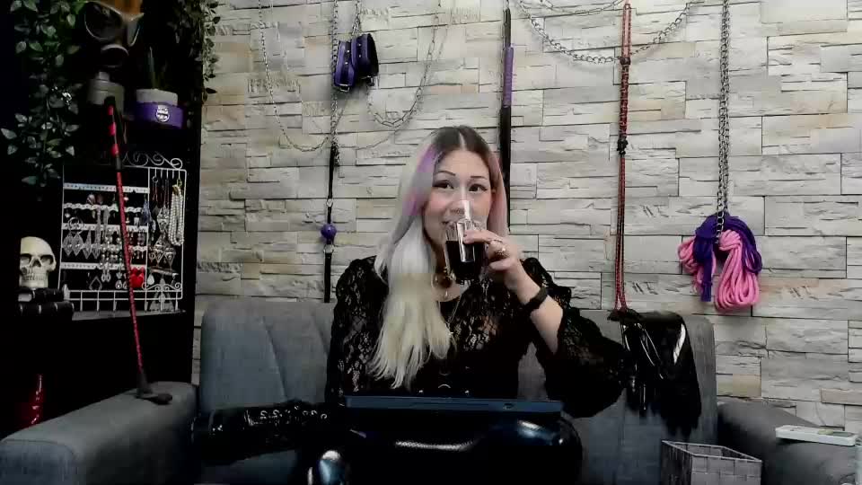 miss_kaz Webcam Chat August 7, 2026