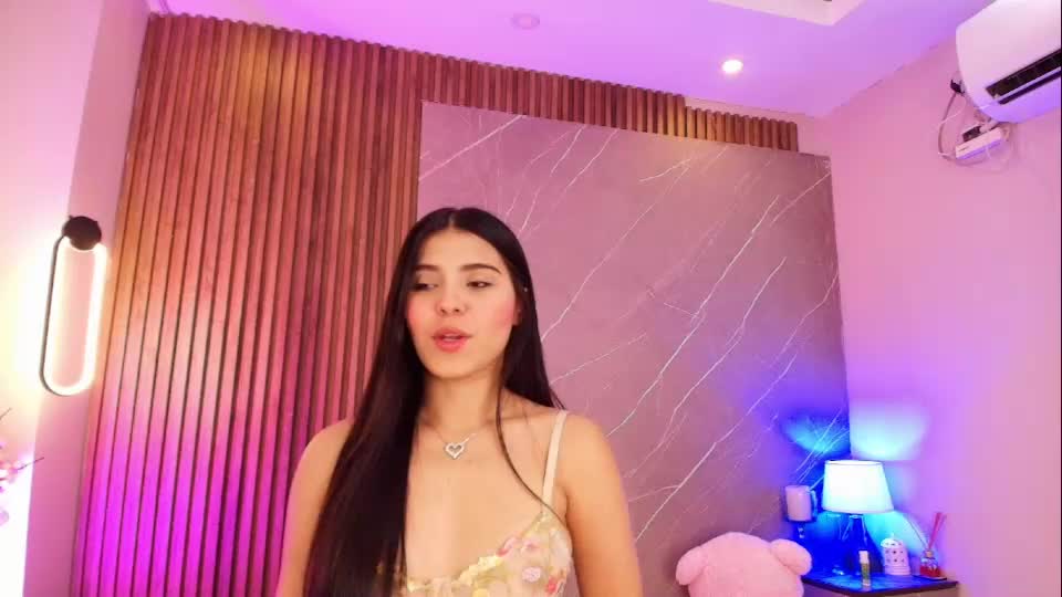 ariana_jhonson11 Webcam Chat August 8, 2026