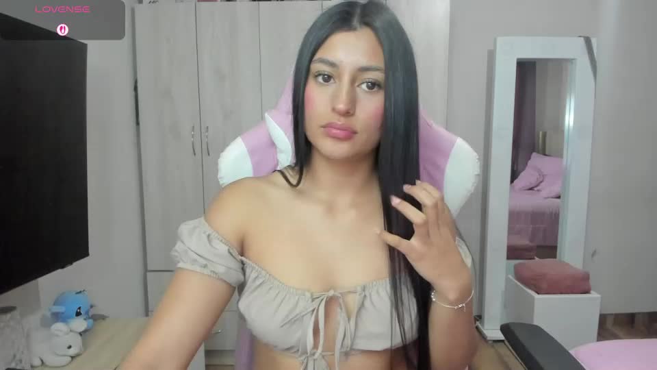 angiie_cute1 Webcam Chat August 8, 2026