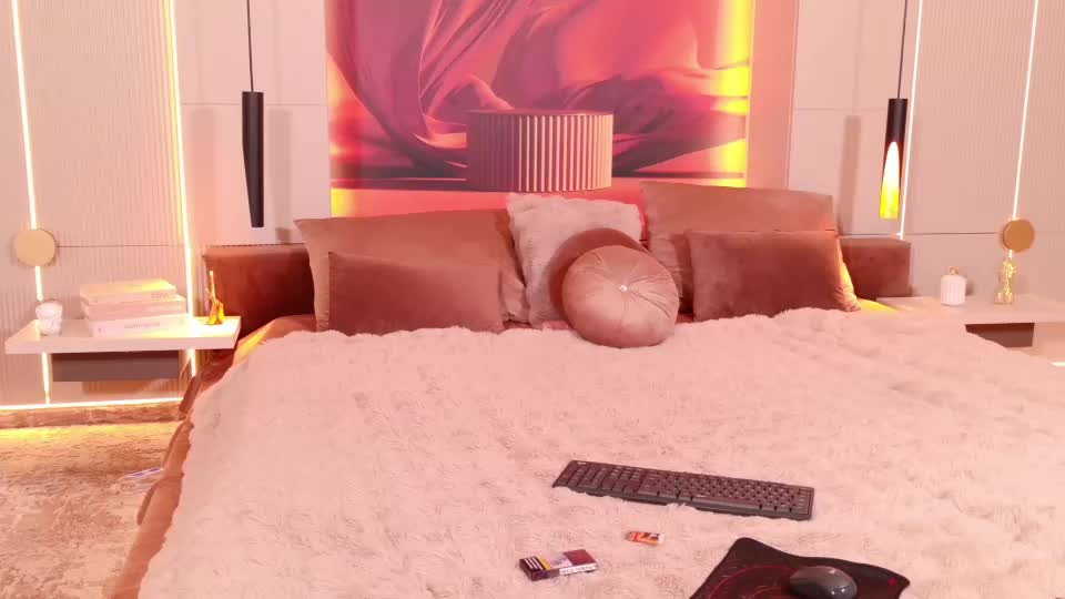 chloevee Webcam Chat August 8, 2026