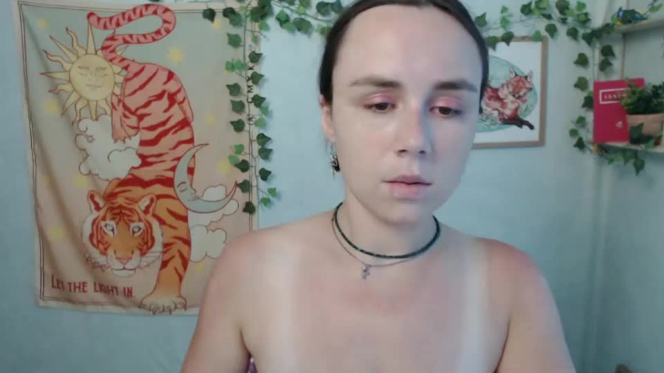 veryveryvery_shy Webcam Chat August 8, 2026