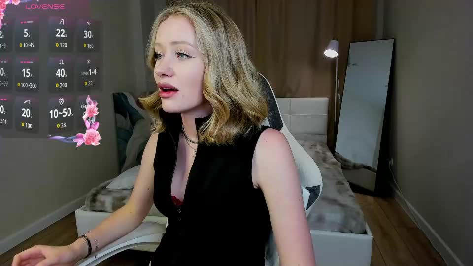 eva_hamilton Webcam Chat August 8, 2026