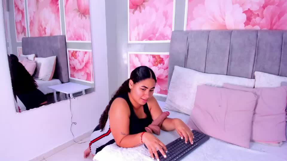 amber_milers Webcam Chat August 8, 2026
