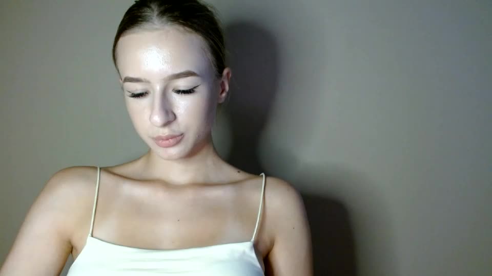 tiarasmile Webcam Chat August 8, 2026