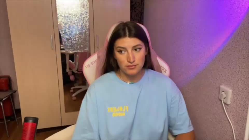 katrin_kristal Webcam Chat August 8, 2026
