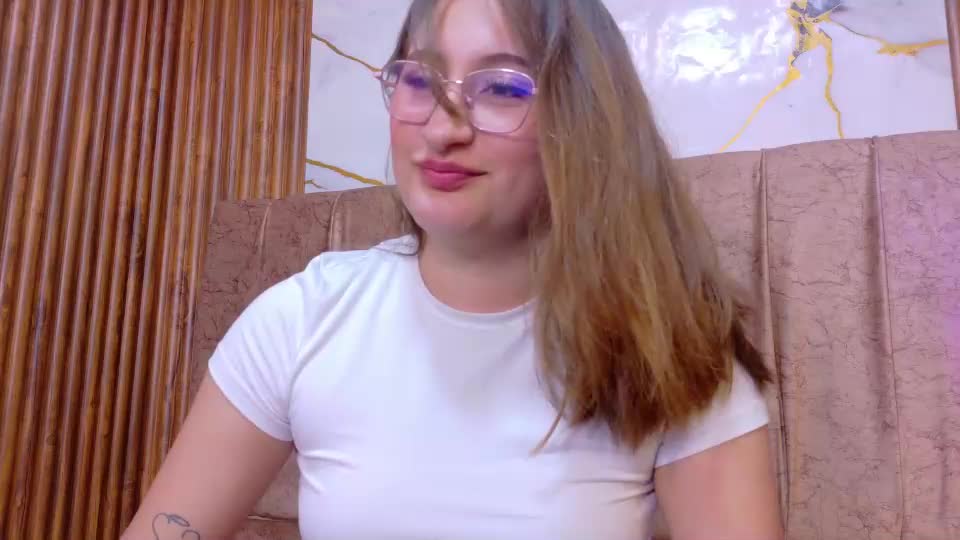 bunni_tay Webcam Chat August 8, 2026