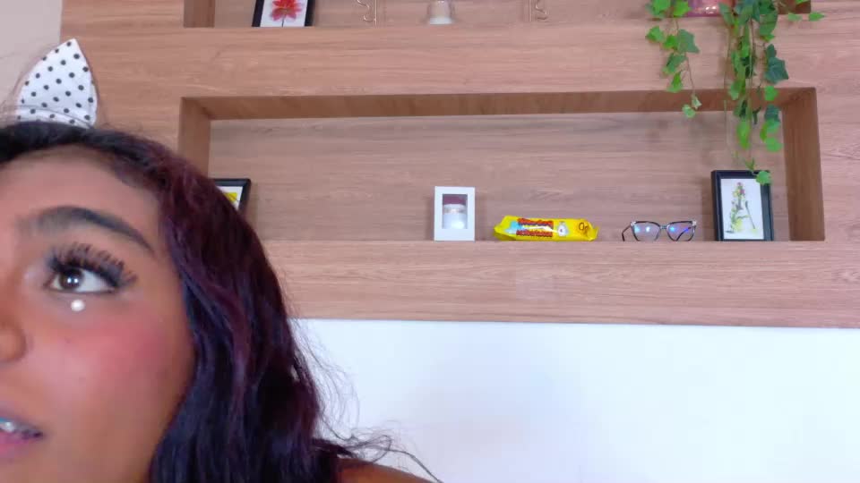 mikaellafoxx Webcam Chat August 8, 2026