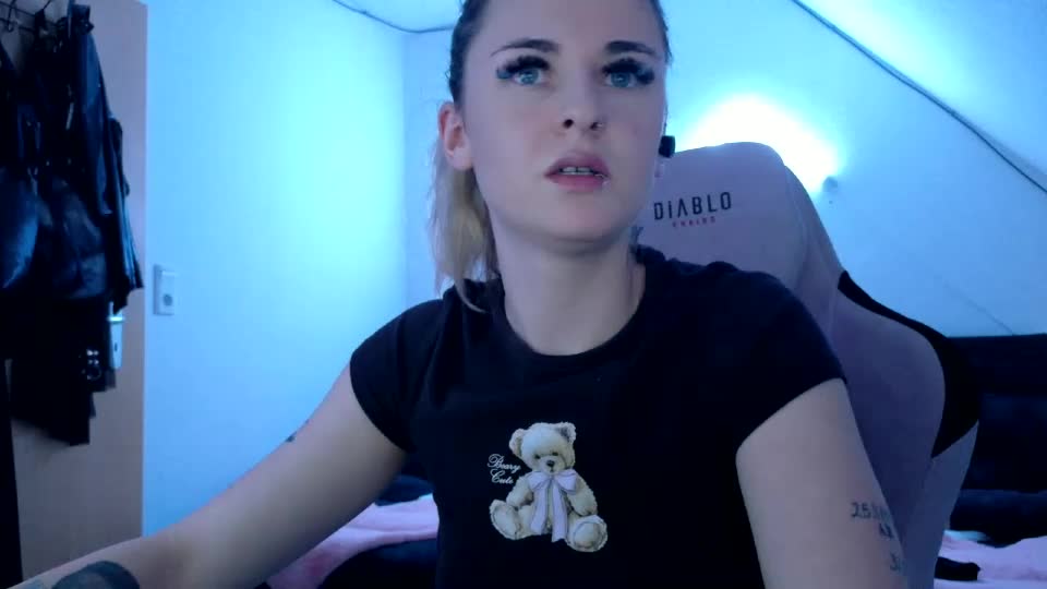 melly4you Webcam Chat August 8, 2026