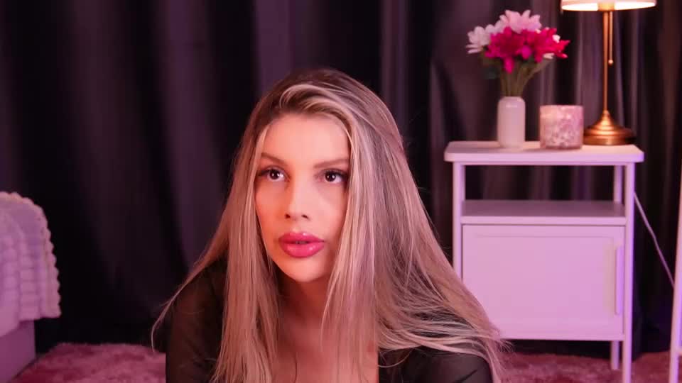 missclairee Webcam Chat August 8, 2026