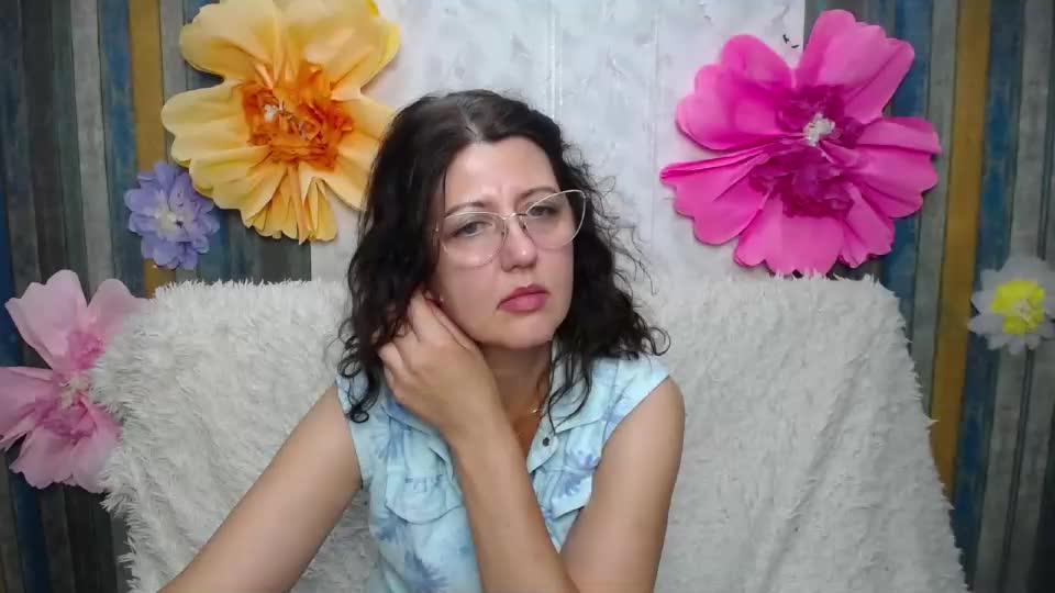 rosehille Webcam Chat August 8, 2026