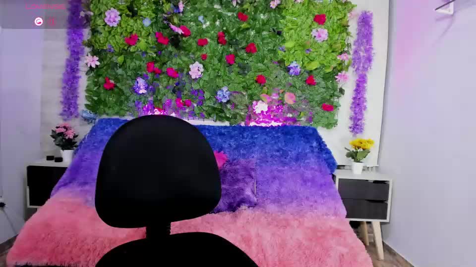 nyra_queen Webcam Chat August 8, 2026