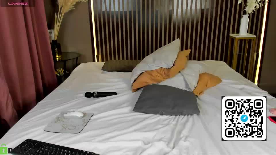 bella_stewartt Webcam Chat August 8, 2026