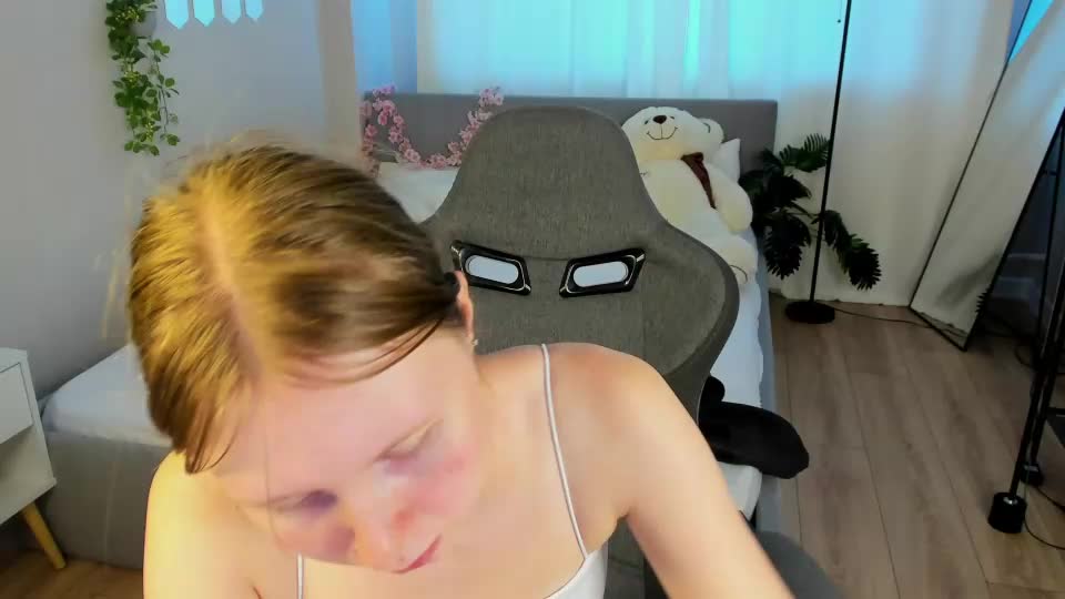 lilitiny Webcam Chat August 8, 2026