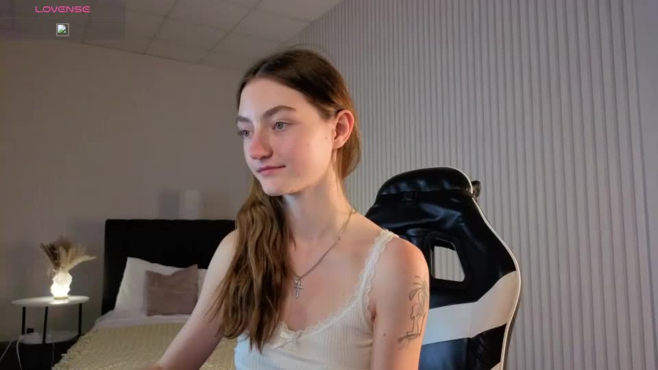 valenora1 Webcam Chat August 9, 2026