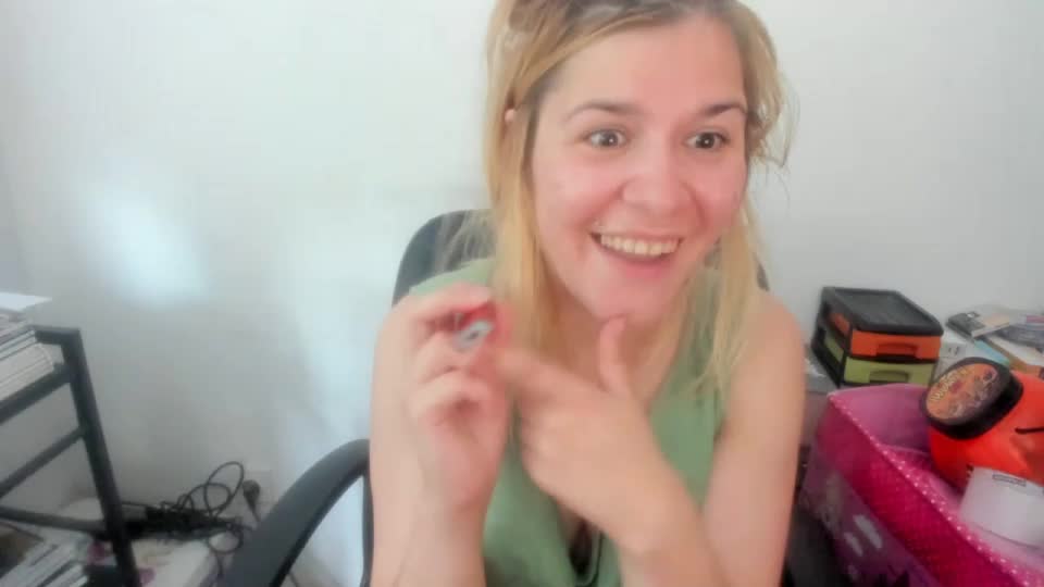 artsyandcraftsy_ Webcam Chat August 9, 2026