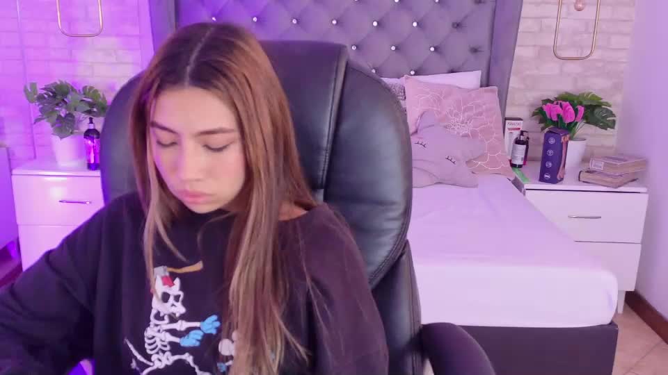 valeygomez Webcam Chat August 9, 2026