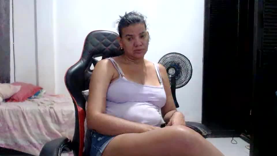 ariannaloovel Webcam Chat August 9, 2026