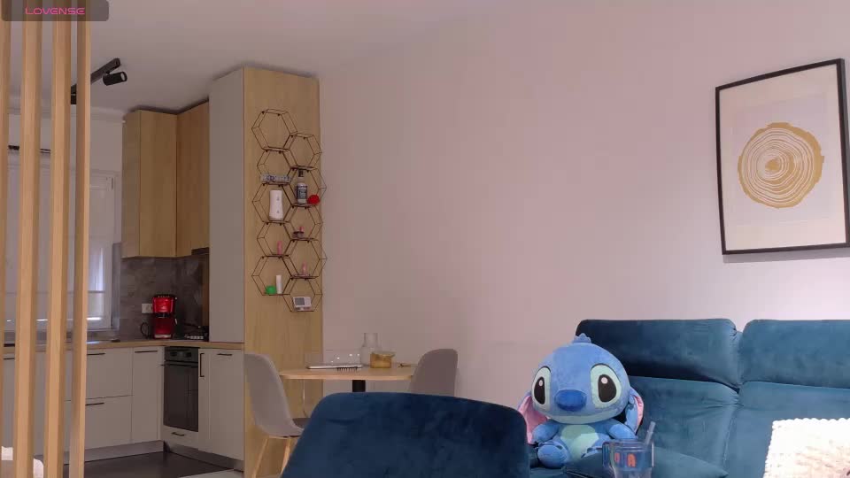 tiny_blush Webcam Chat August 9, 2026