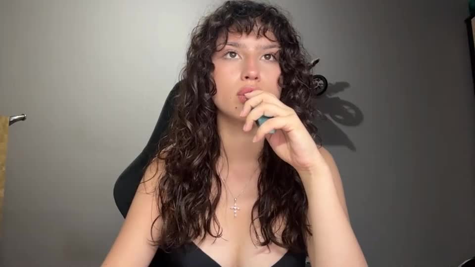 lovelladonaghe Webcam Chat August 10, 2026
