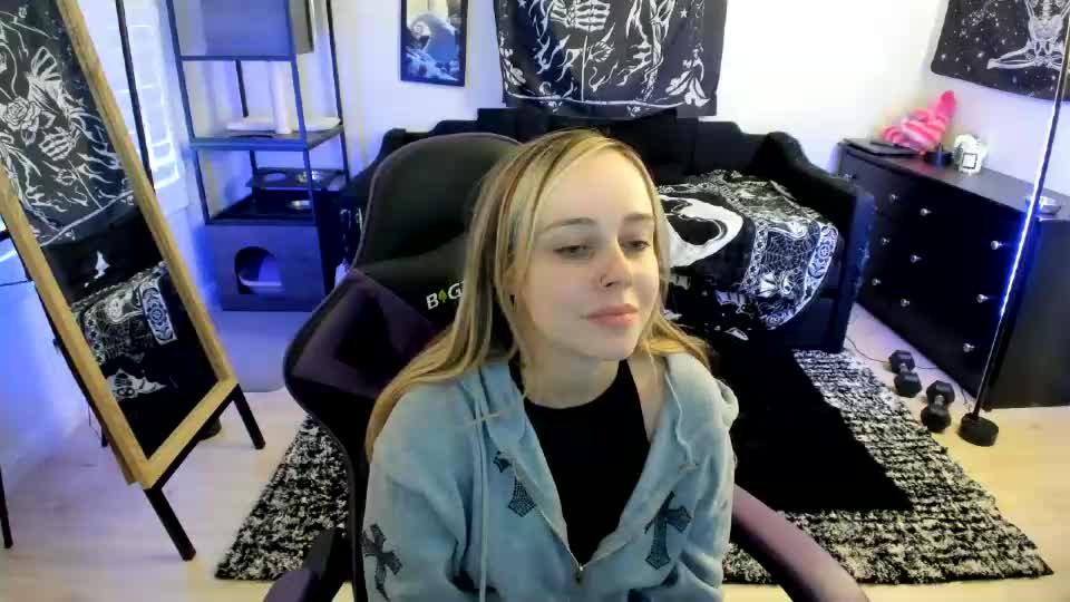 luna_lovelyy Webcam Chat August 10, 2026