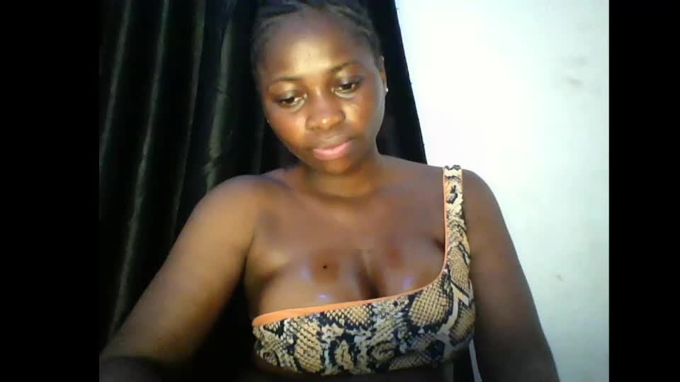 prettyxxpac Webcam Chat August 10, 2026