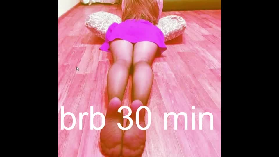 ella_ellasi Webcam Chat August 10, 2026