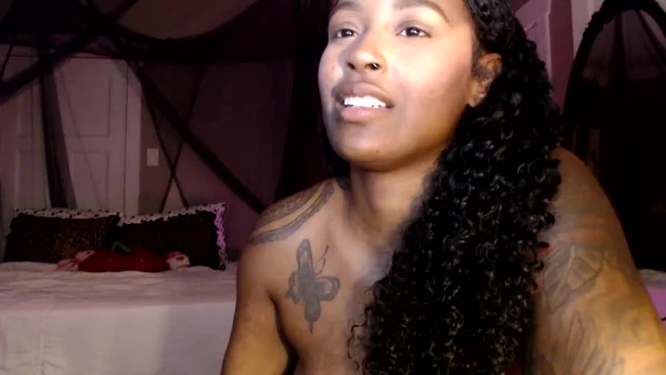 tattooedangelxx Webcam Chat August 10, 2026