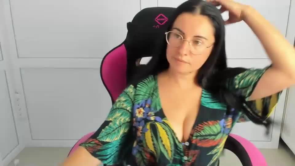 lucyycharm Webcam Chat August 10, 2026