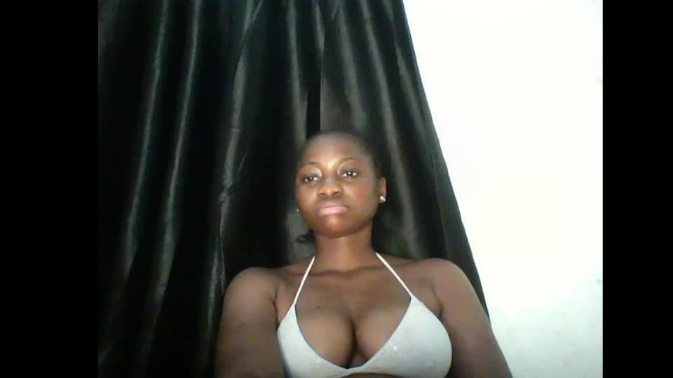 prettyxxpac Webcam Chat August 10, 2026