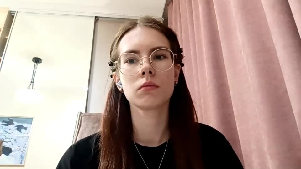 tawnyzenisek Webcam Chat August 10, 2026