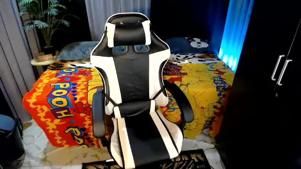 lilynumeron Webcam Chat August 10, 2026