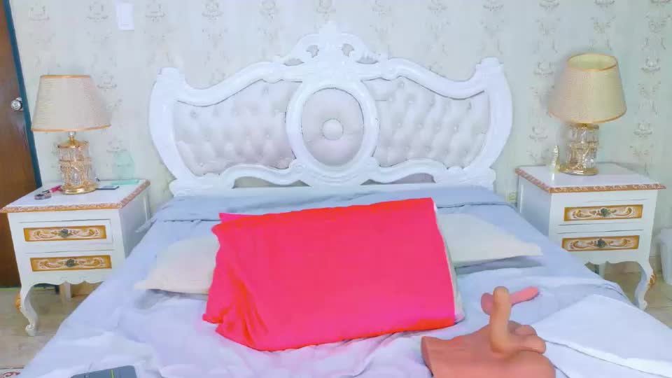 kelly_swift Webcam Chat August 10, 2026
