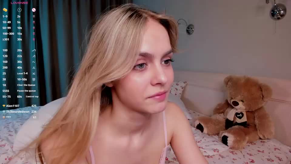leviavillat Webcam Chat August 10, 2026