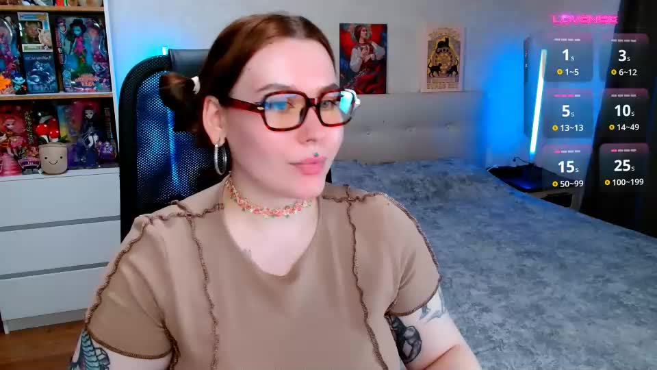 ur_geekgirl Webcam Chat August 10, 2026