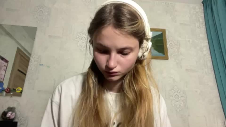 crystalstipp Webcam Chat August 10, 2026