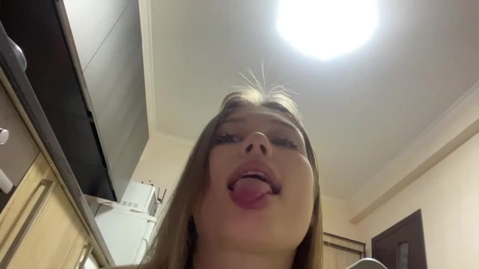 crissymemo Webcam Chat August 11, 2026