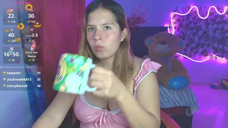 elara_green Webcam Chat August 11, 2026