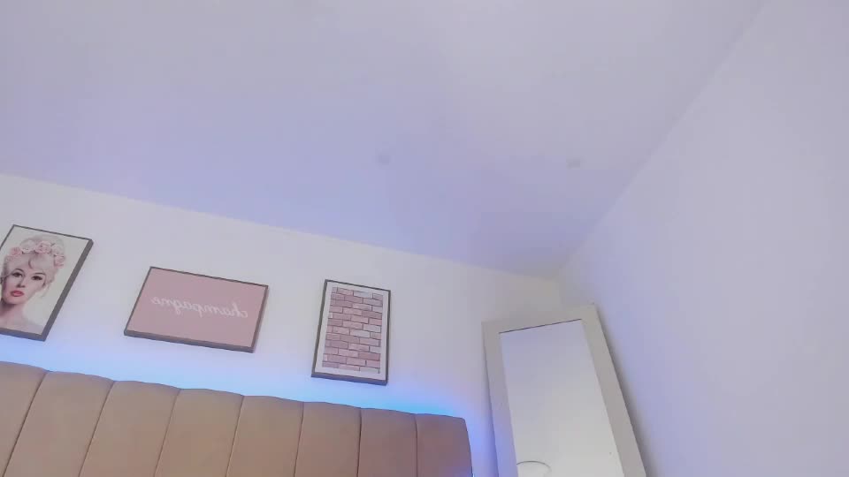 pixie_luna Webcam Chat August 11, 2026