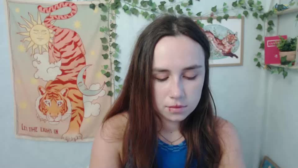 veryveryvery_shy Webcam Chat August 11, 2026