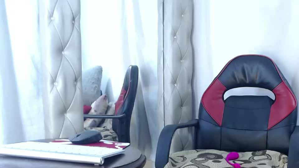 laurasofia45 Webcam Chat August 11, 2026