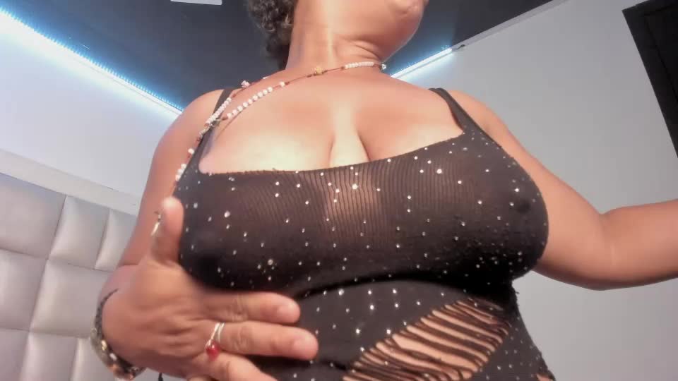 lulu_js_ Webcam Chat August 11, 2026