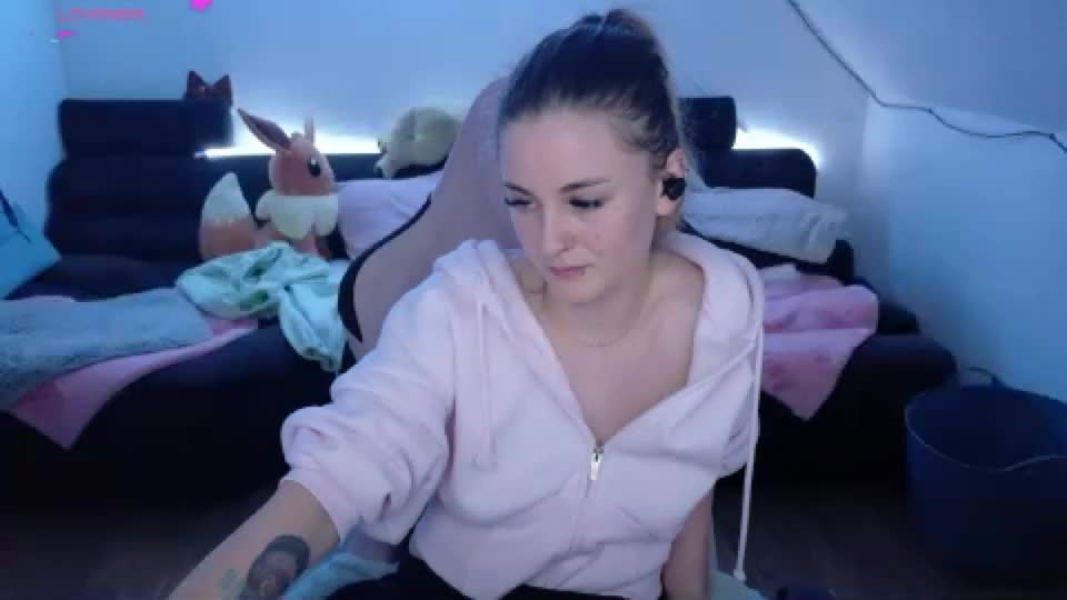 melly4you Webcam Chat August 11, 2026