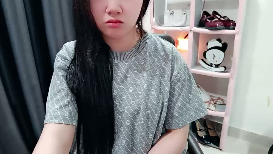 hellokitty_sexy Webcam Chat August 11, 2026