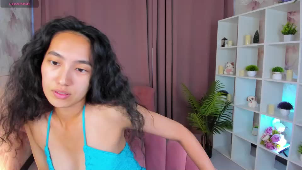 yummy_lamii Webcam Chat August 12, 2026