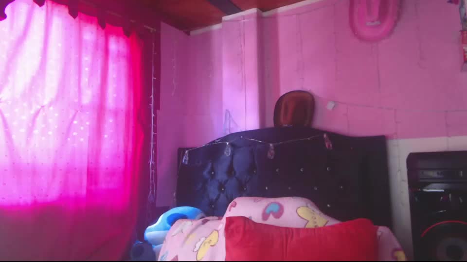 nikkirous_ Webcam Chat August 12, 2026